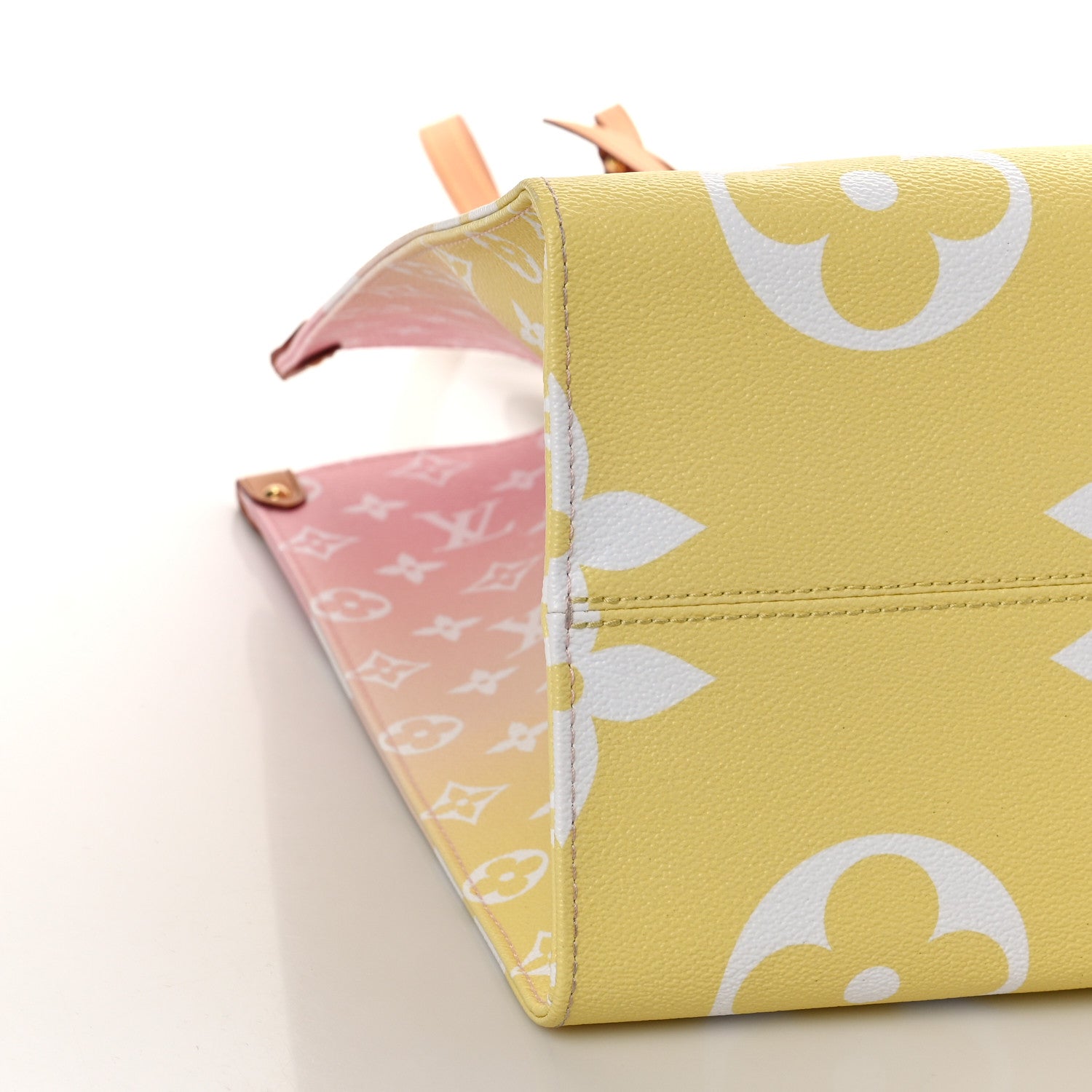 Louis Vuitton Monogram Giant By The Pool OnTheGo GM Light Pink 8 of 9