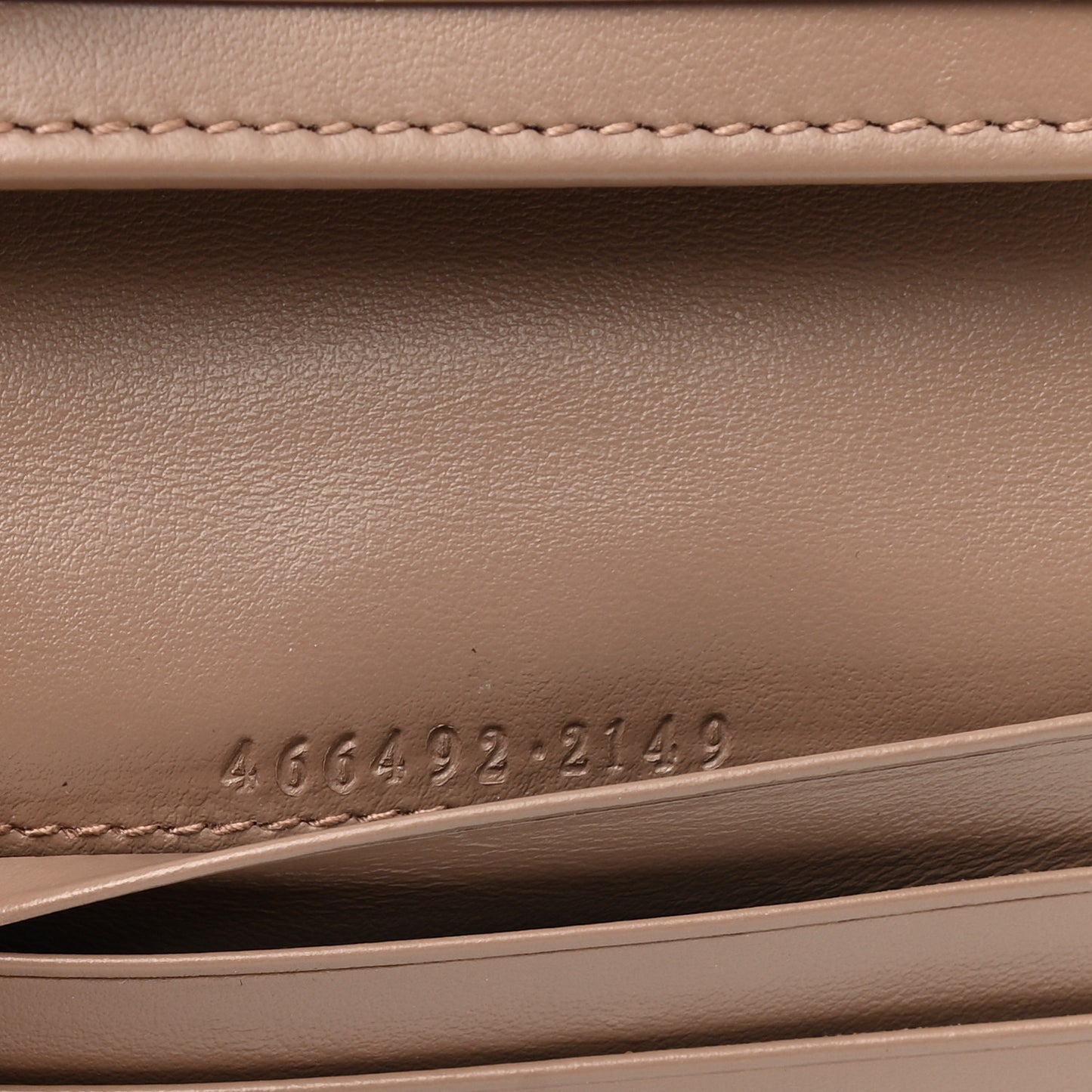 Calfskin Matelasse GG Marmont Card Case Wallet Porcelain Rose