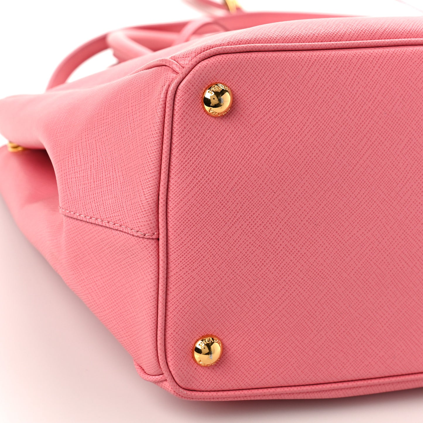 Saffiano Medium Galleria Double Zip Tote Geranio