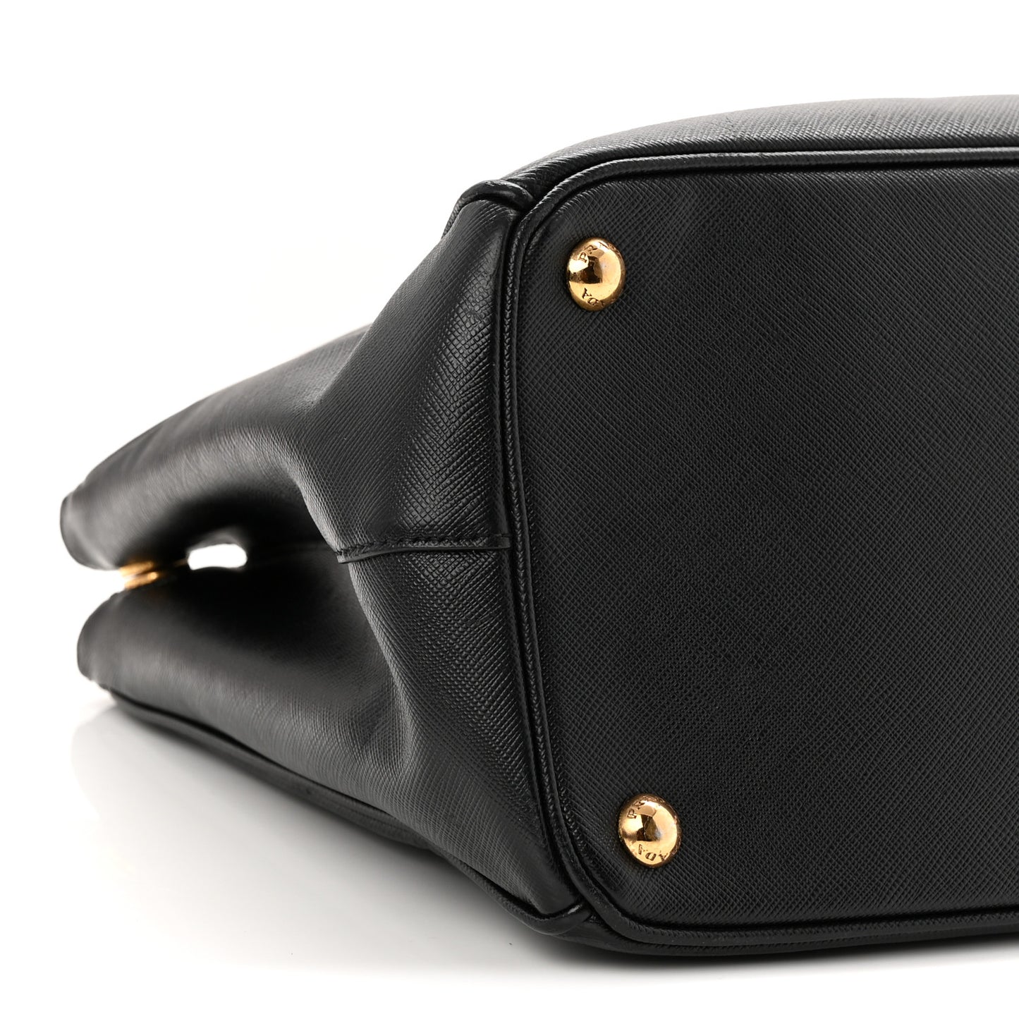 Saffiano Medium Galleria Double Zip Tote Black