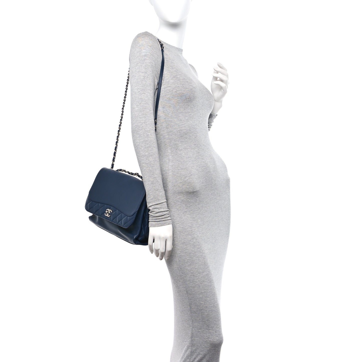 Calfskin Jumbo Tramezzo Flap Navy