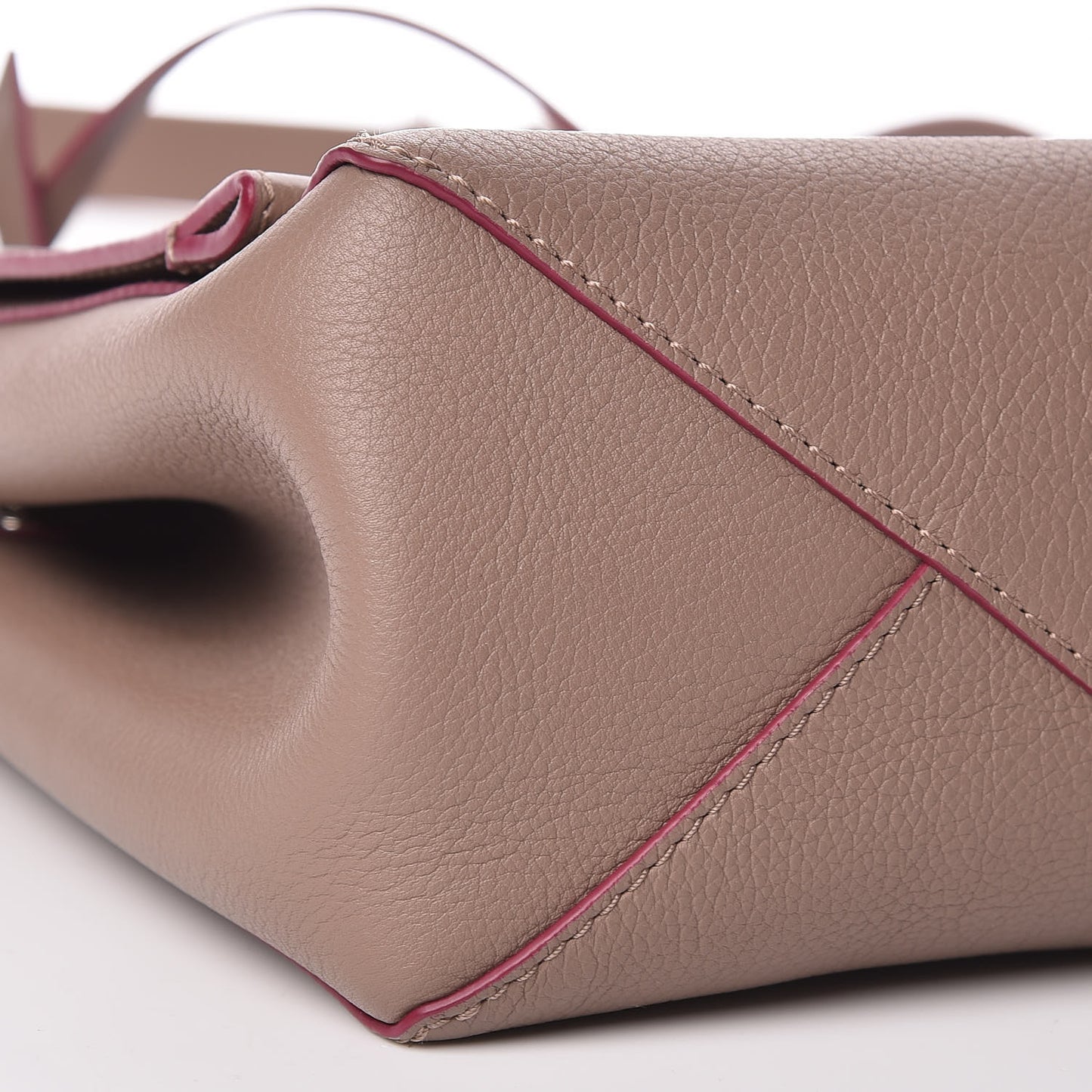 Soft Calfskin Lockme II Top Handle Taupe Glace