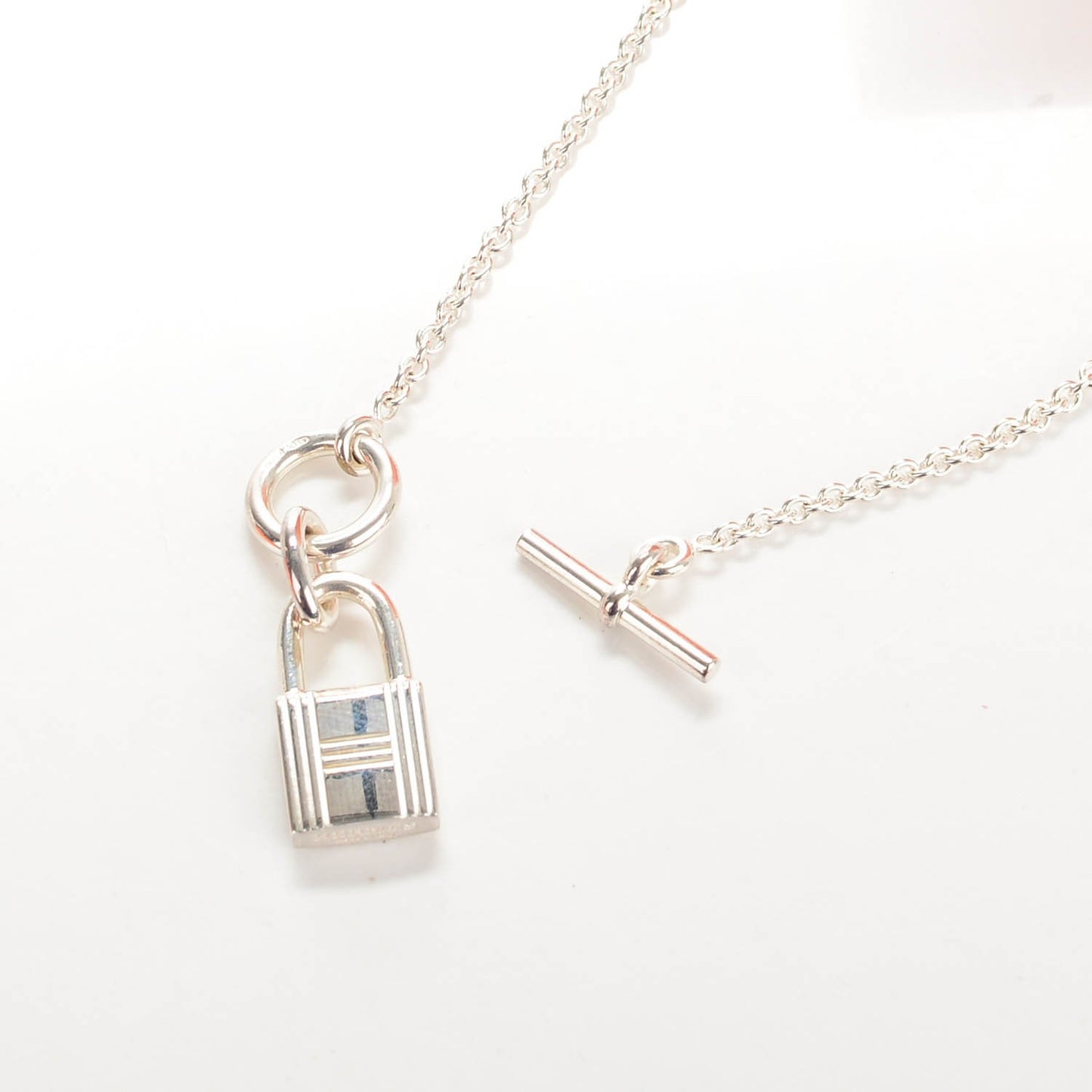 Sterling Silver Cadenas Kelly Lock Pendant Necklace