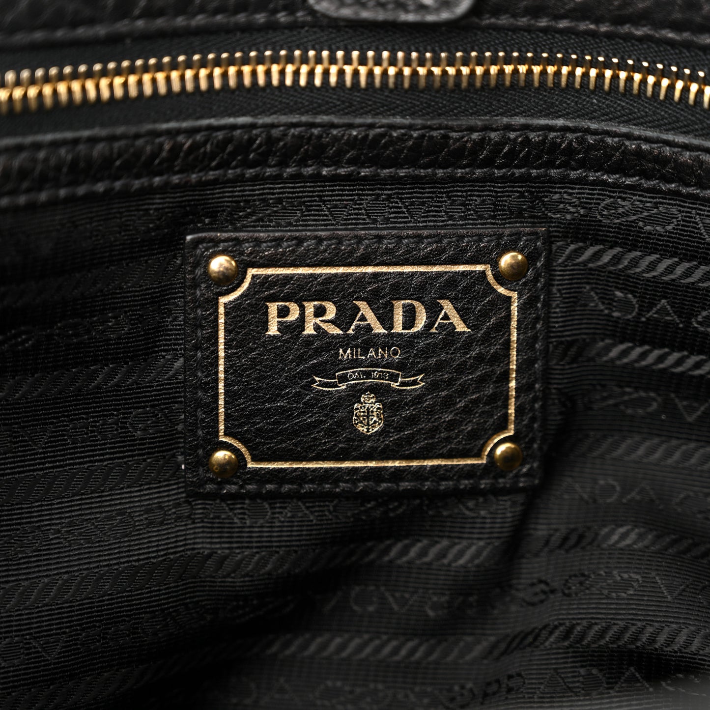 Vitello Daino Tote Black