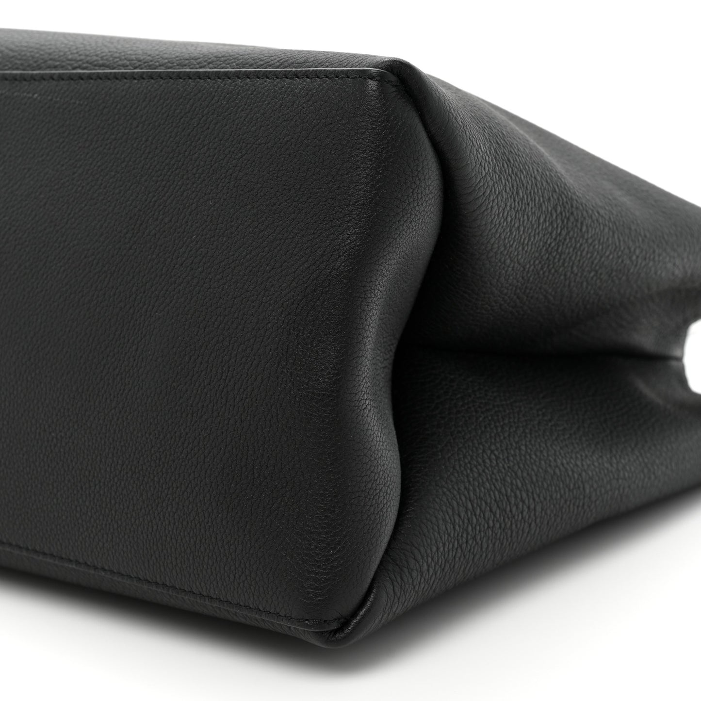 Grained Calfskin Lockme Shopper Black