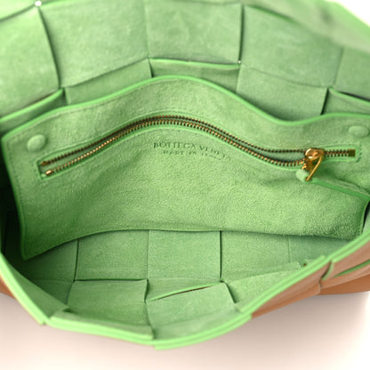 Bottega Veneta Grained Calfskin Maxi Intrecciato Cassette Crossbody Bag Caramel Pistachio 4 of 7
