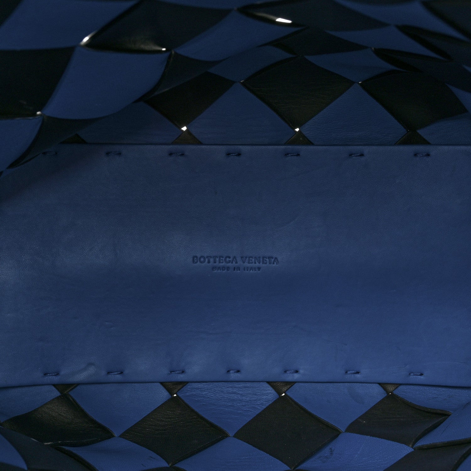 Bottega Veneta Nappa Maxi Cabat 30 Signal Blue Black 6 of 23