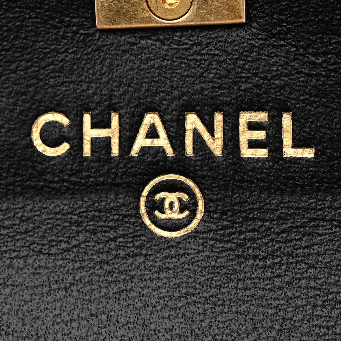 Lambskin Quilted Pearl Crush Clutch With Chain Black