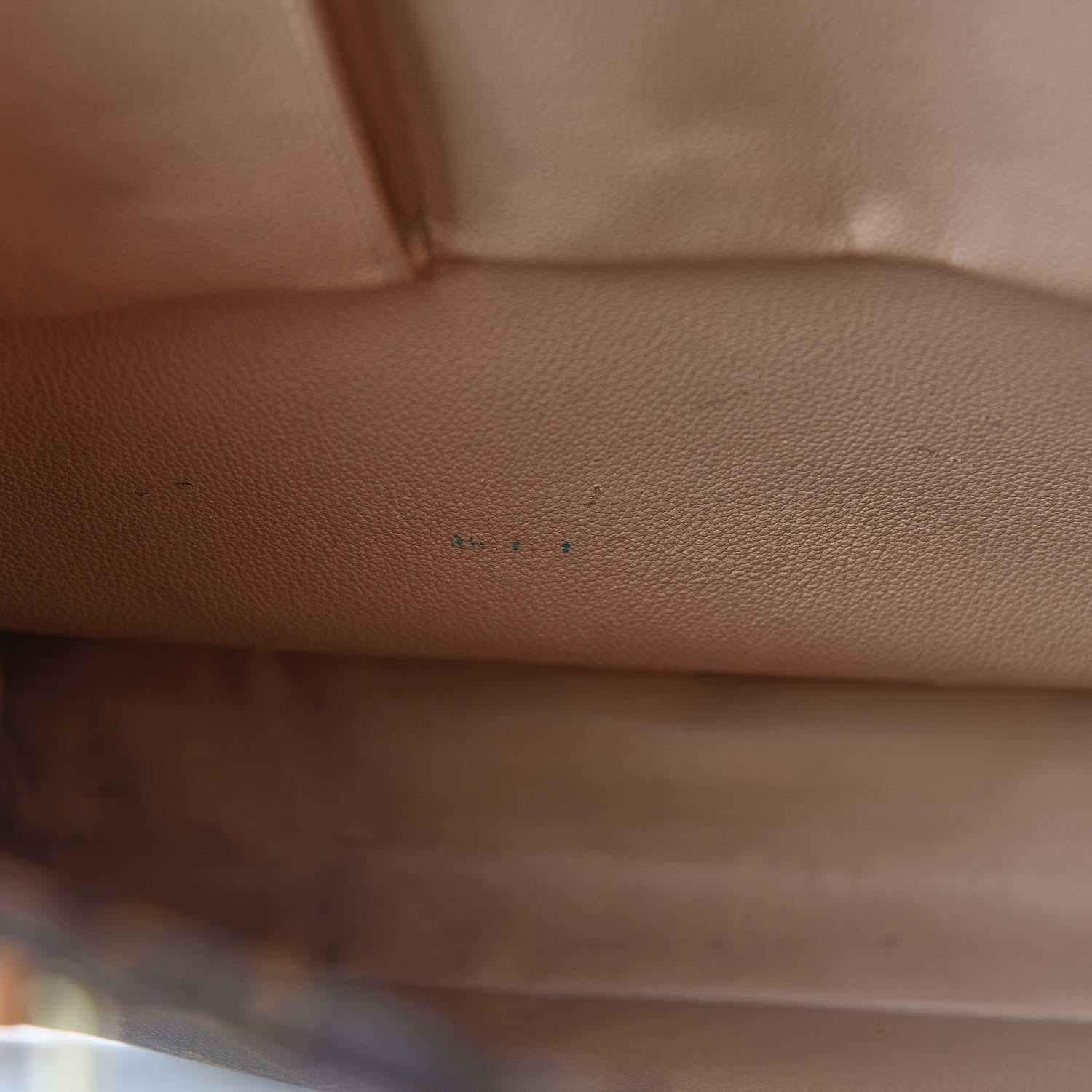 Louis Vuitton Monogram Sac Plat 13 of 24