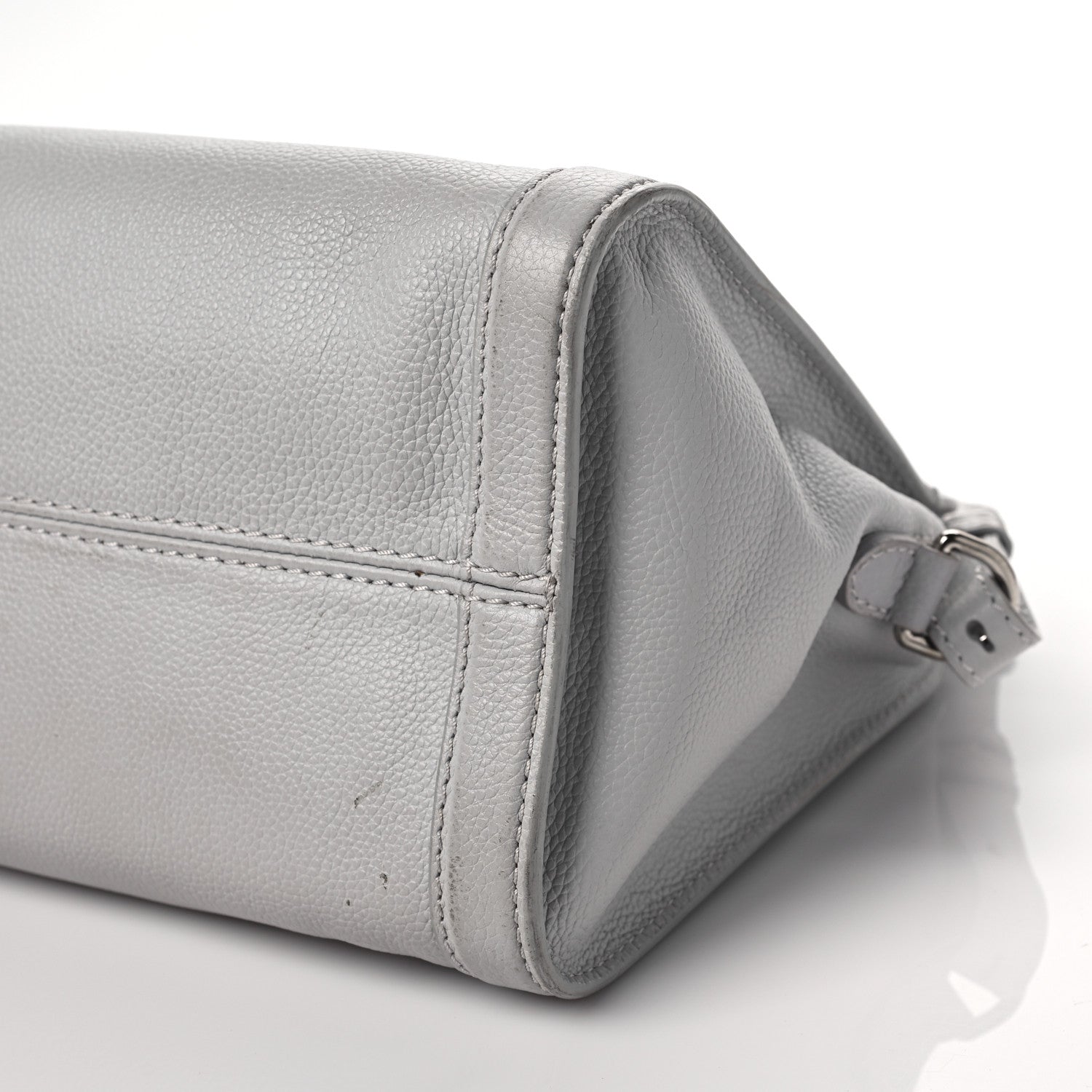 Alexander McQueen Pebbled Calfskin Small Skull Padlock Zip Around Tote Light Grey 7 of 13