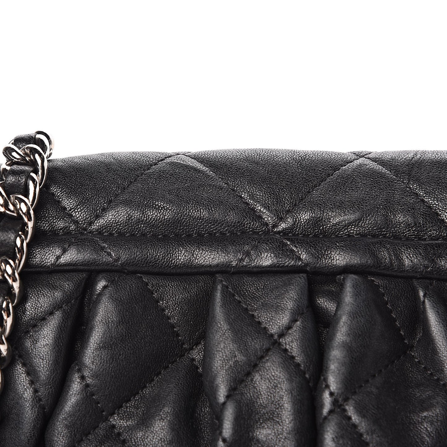 Washed Lambskin Quilted Medium Chain Around Messenger Black