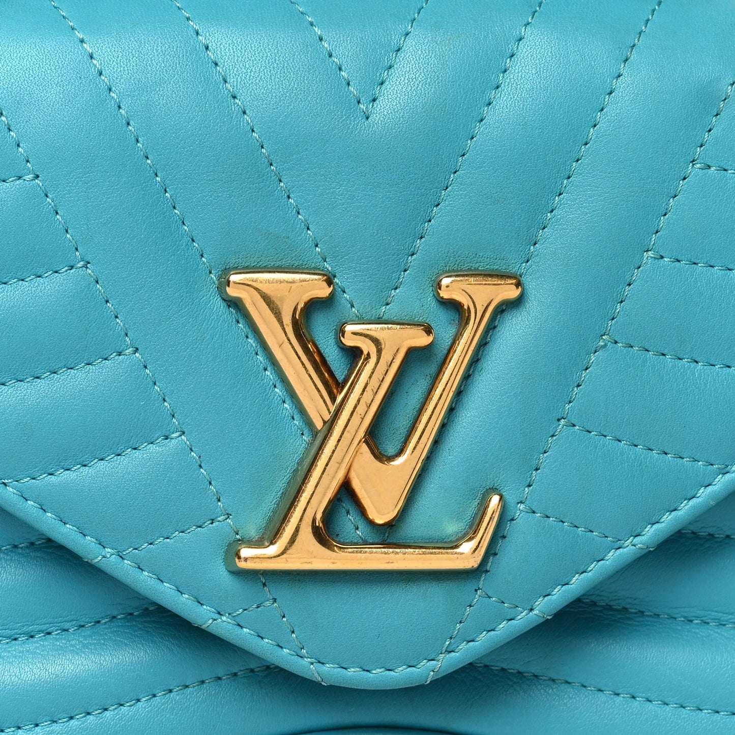 Calfskin New Wave Chain PM Malibu Green