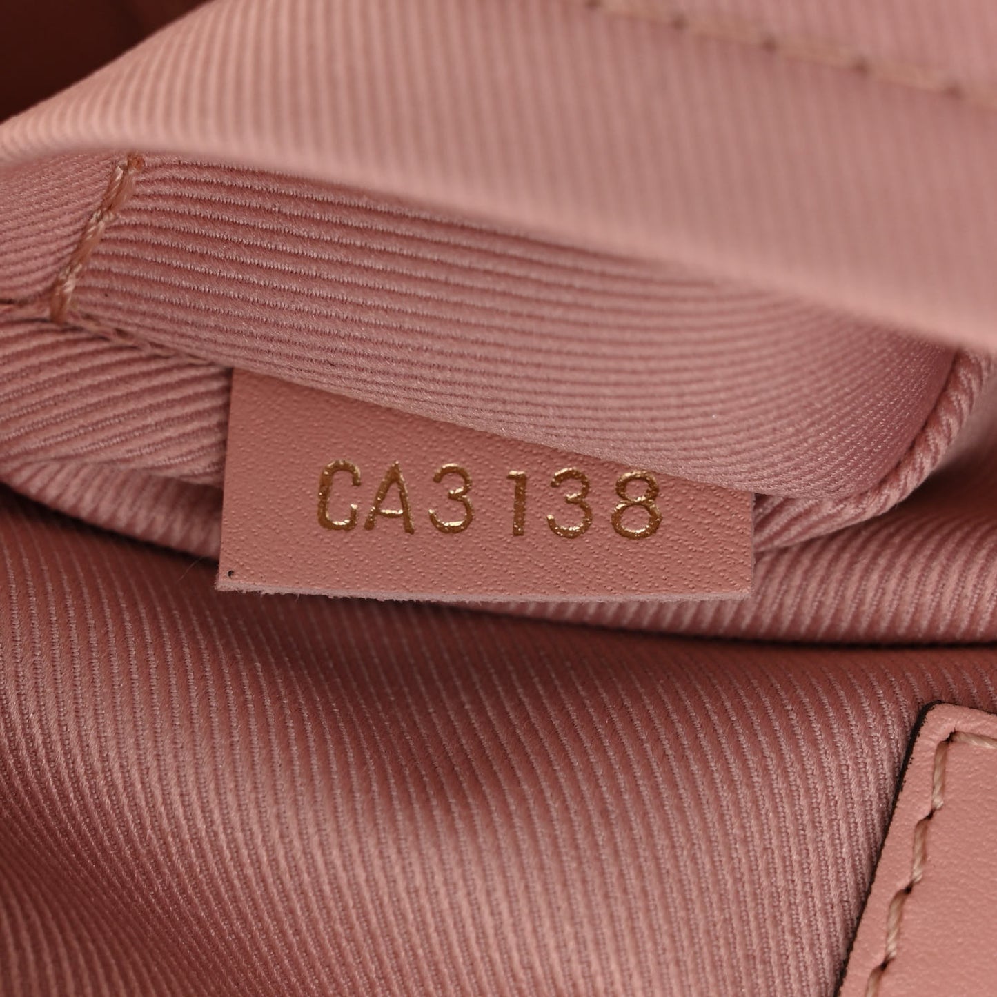 Monogram Saintonge Rose Poudre