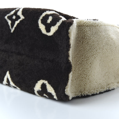 Louis Vuitton Shearling Monogram Giant Teddy Onthego GM Black White 7 of 9