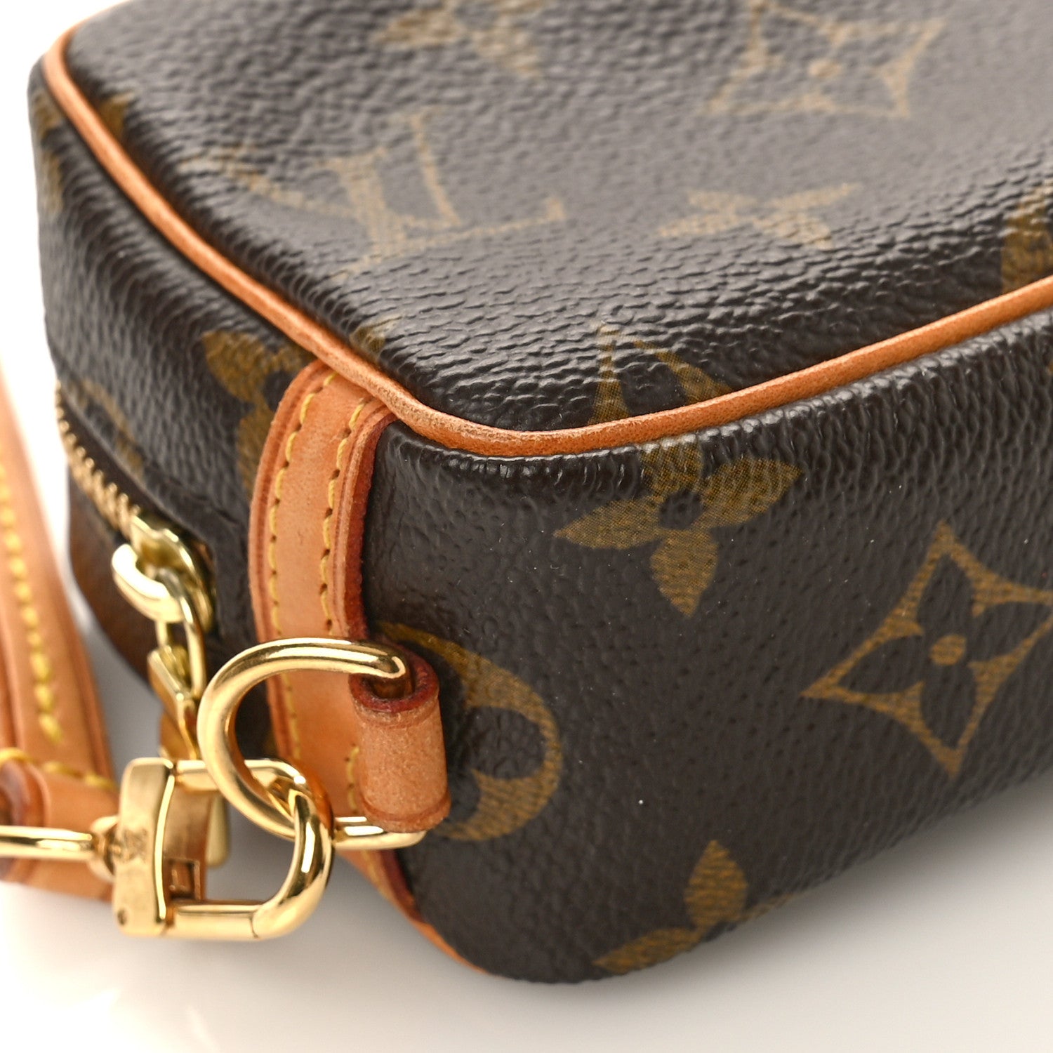 Louis Vuitton Monogram Wapity 7 of 9