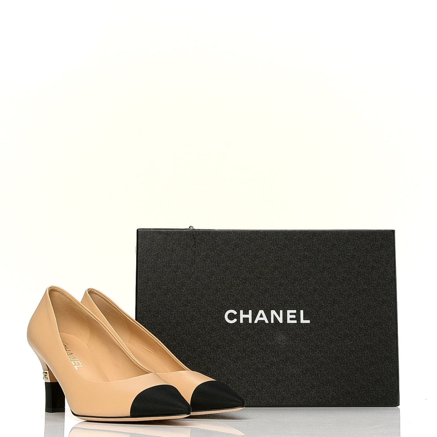 Lambskin Grosgrain Cap Toe CC Pumps 39 Beige Black