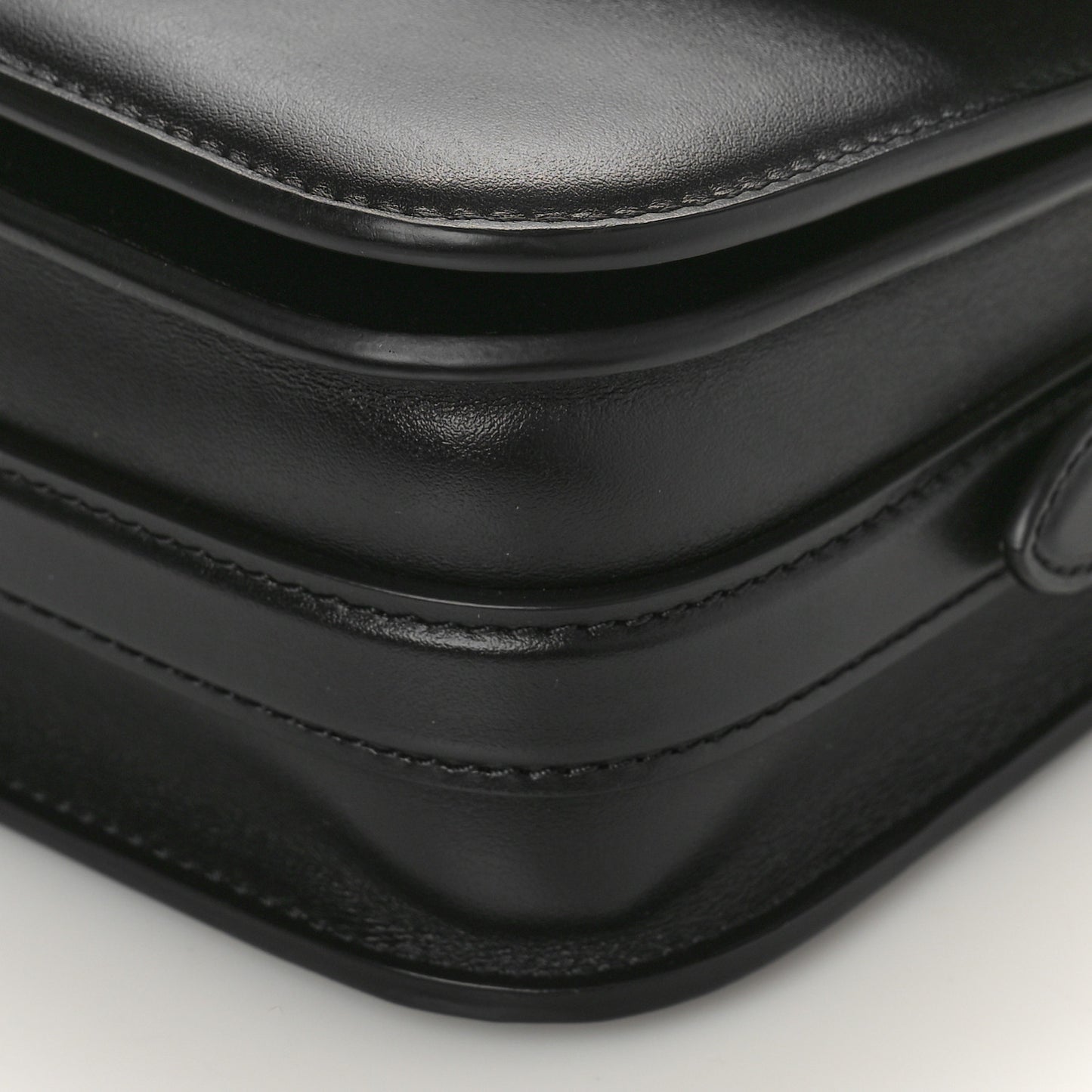 Smooth Calfskin LV Pont 9 Black