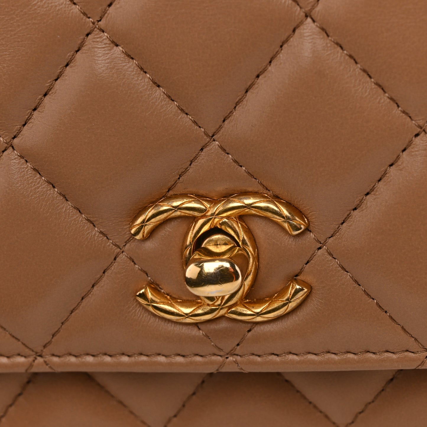 Calfskin Quilted Perfect Fit Wallet On Chain WOC Beige