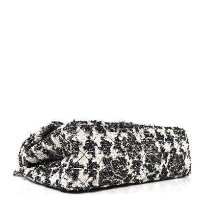Chanel Tweed Camellia Quilted 2.55 Reissue 226 Flap Ecru 3 of 10