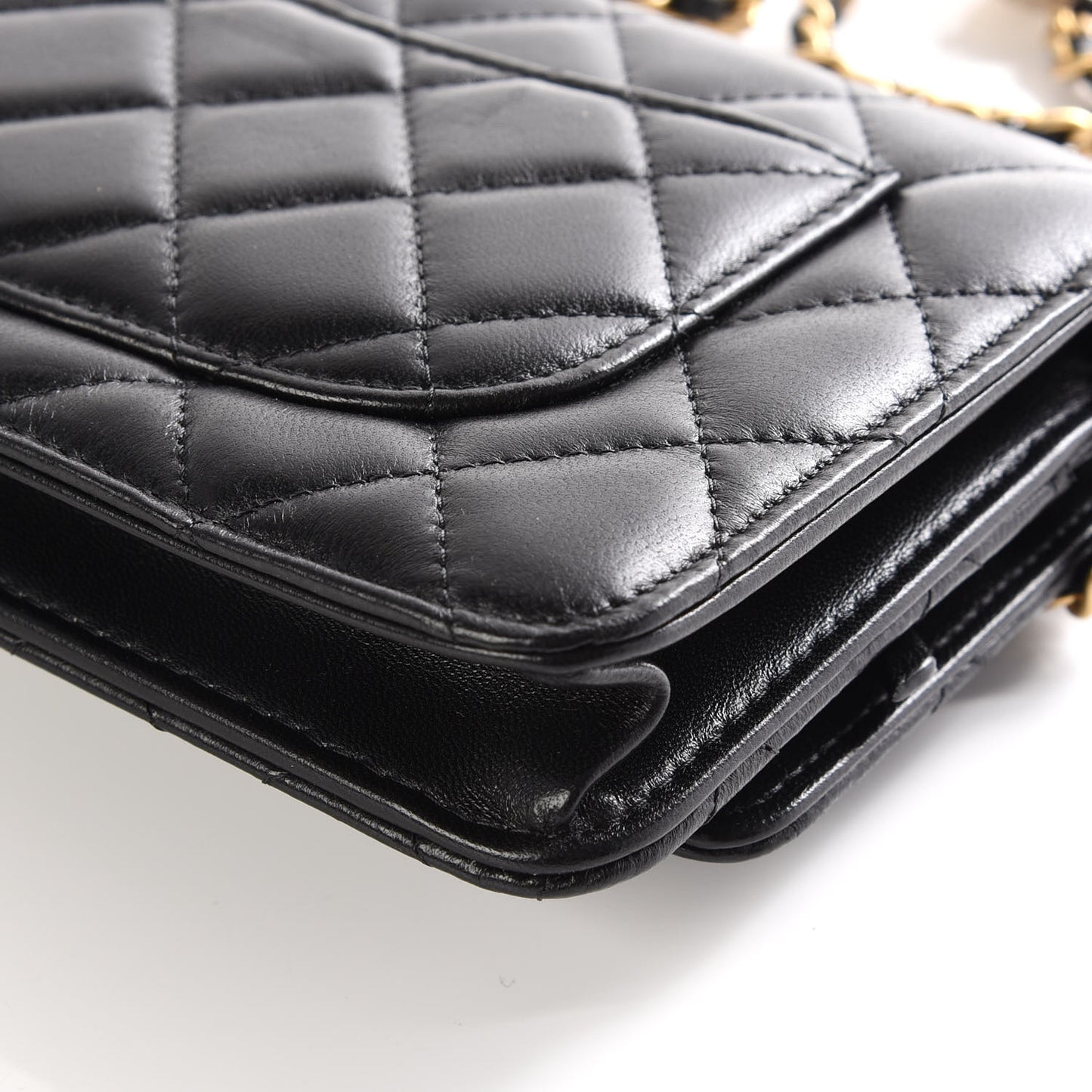 Lambskin Quilted CC Pearl Crush Wallet on Chain WOC Black
