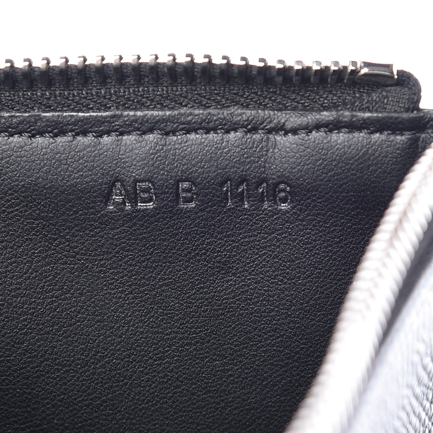 Pebbled Calfskin Star Patches Pouch Black