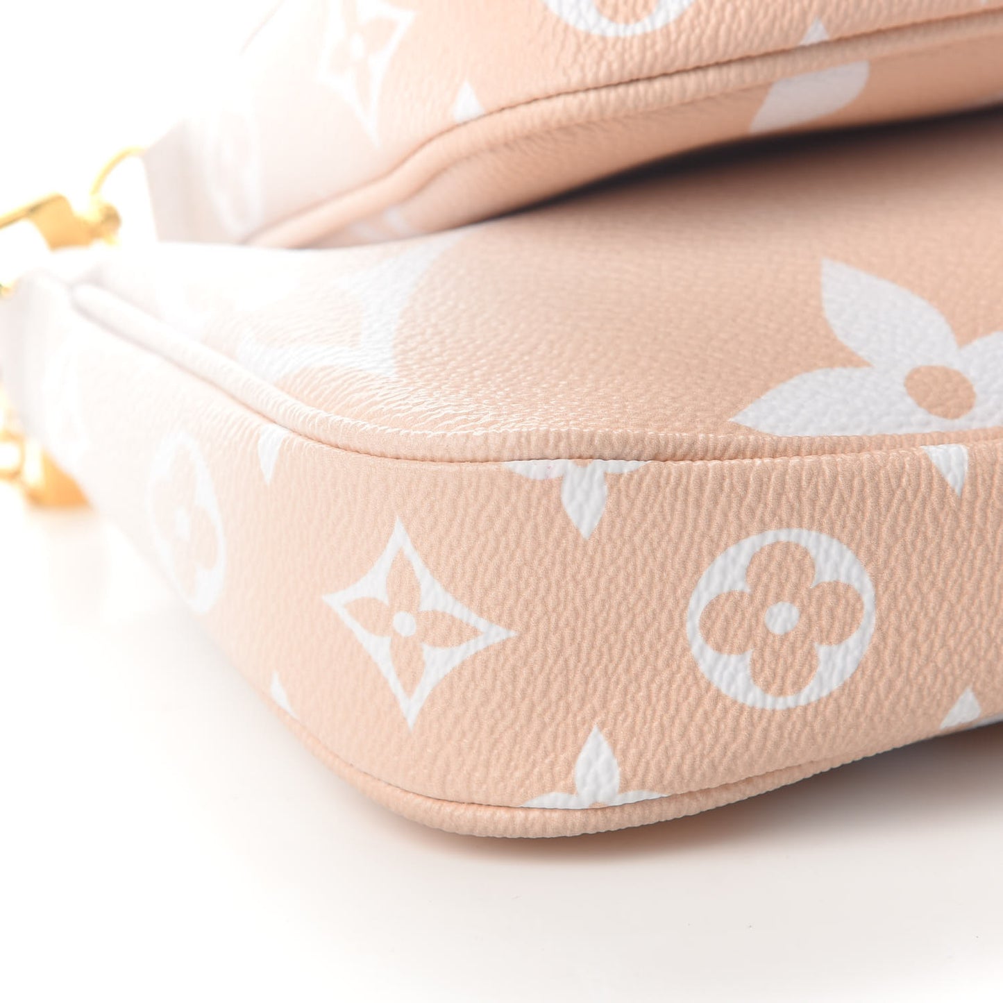 Monogram Giant By The Pool Multi Pochette Accessories Brume