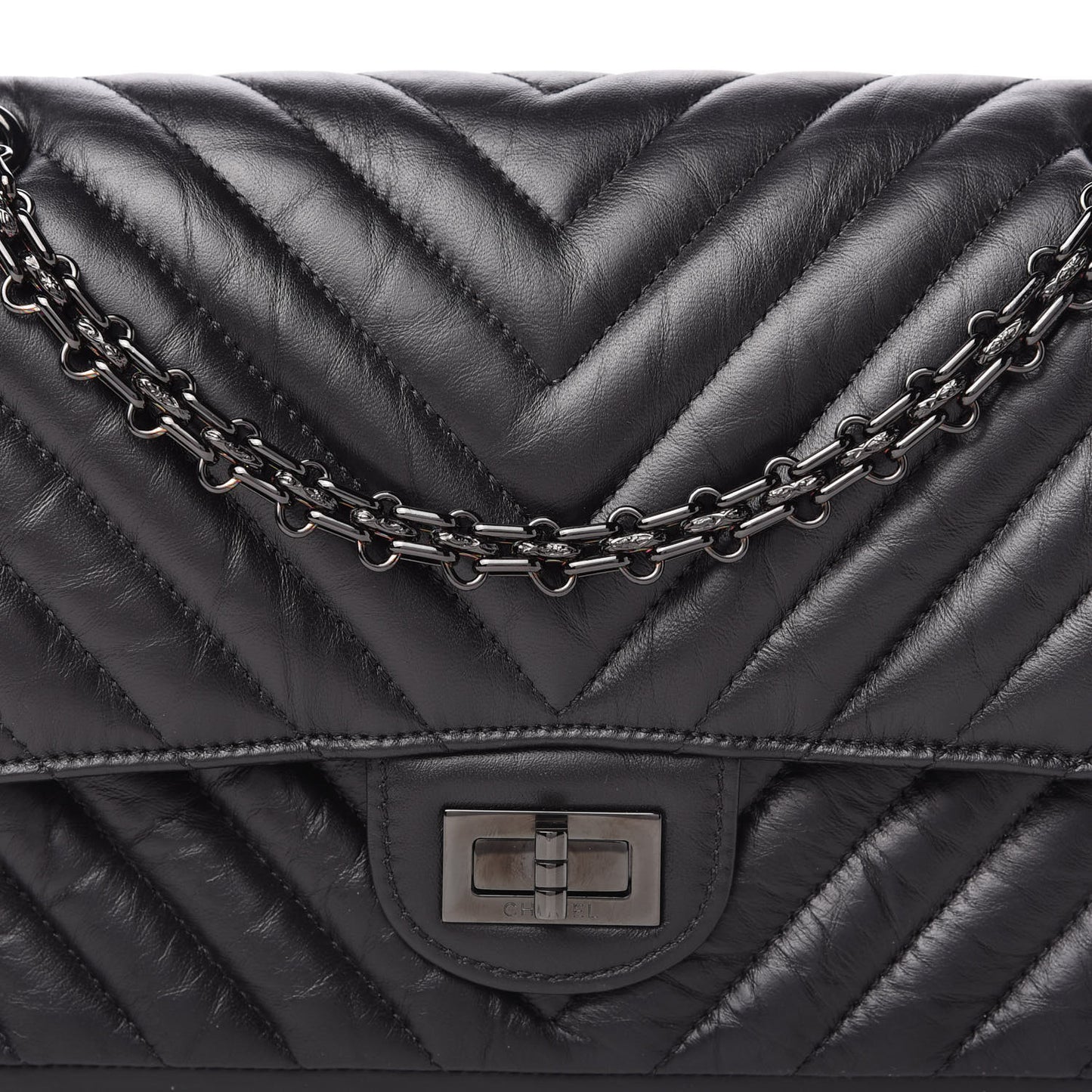 Aged Calfskin Chevron Quilted 2.55 Reissue 225 Flap So Black