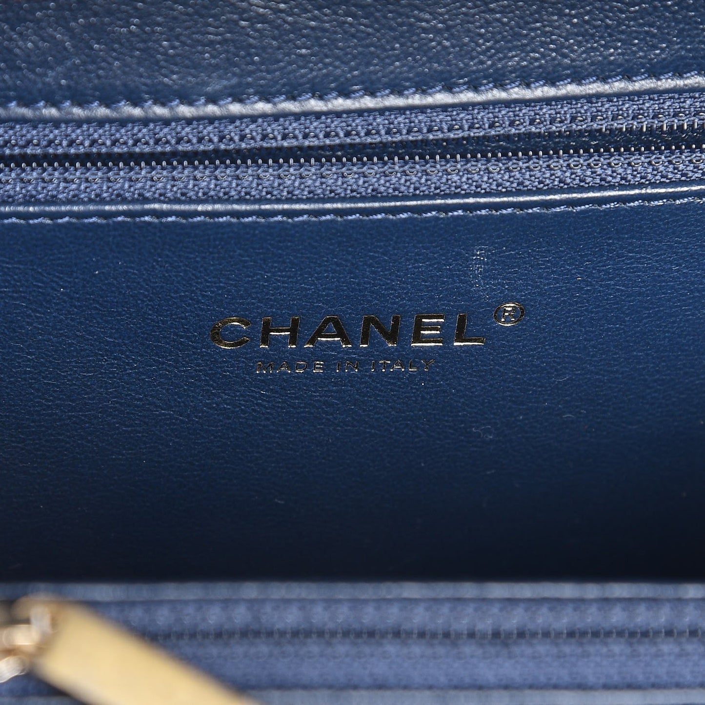 Caviar Quilted Medium CC Filigree Vanity Case Navy