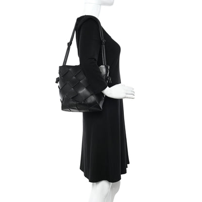 Bottega Veneta Nappa Maxi Intrecciato Clasp Bucket Bag Black 2 of 10