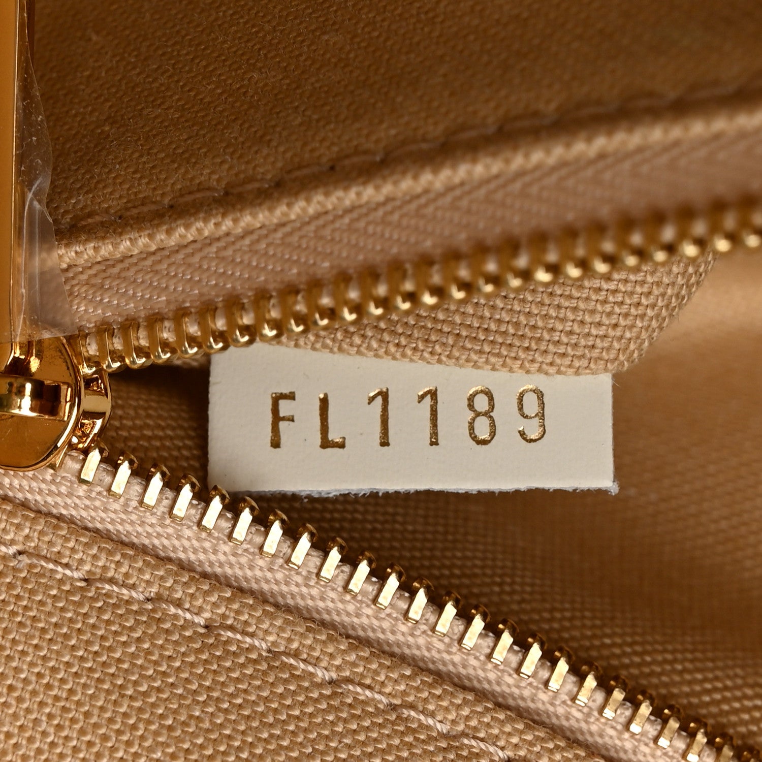 Louis Vuitton Monogram Giant Onthego GM Kaki Beige 7 of 10