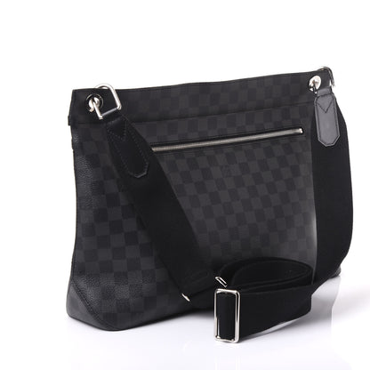 Louis Vuitton Damier Graphite Hunter Messenger 2 of 9