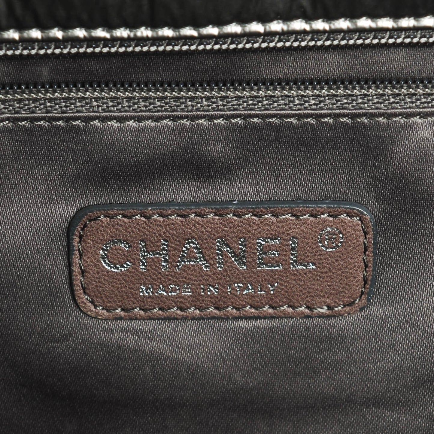 Vinyl Graphic Edge Flap Silver