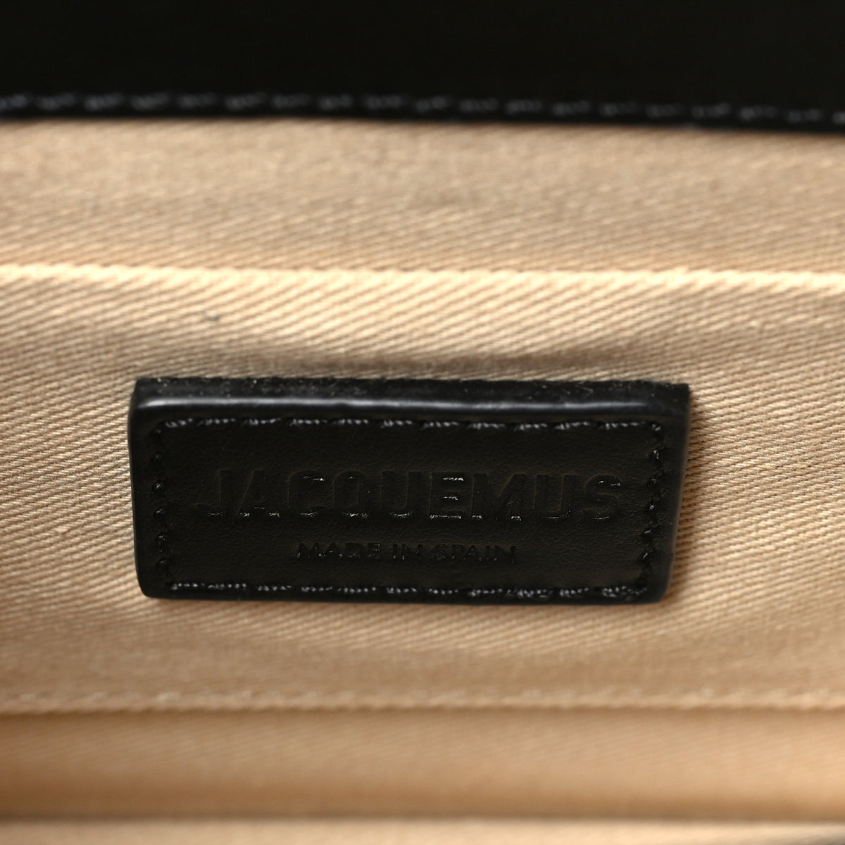 Smooth Calfskin Le Chiquito Noeud Black