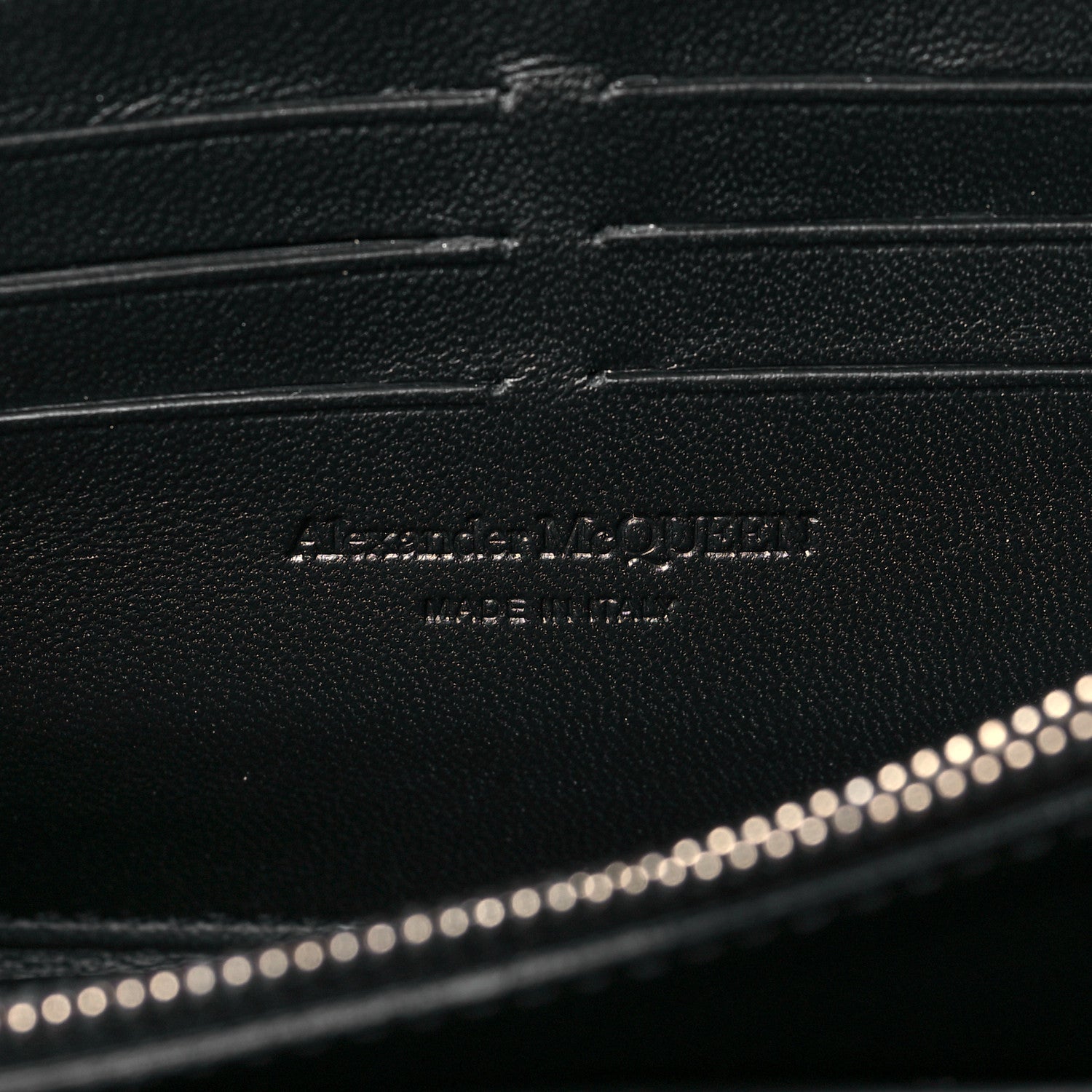 Alexander McQueen Pebbled Calfskin Skull Wallet on Chain Teint 6 of 9