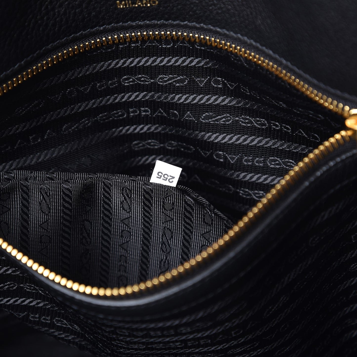 Vitello Daino Tote Black