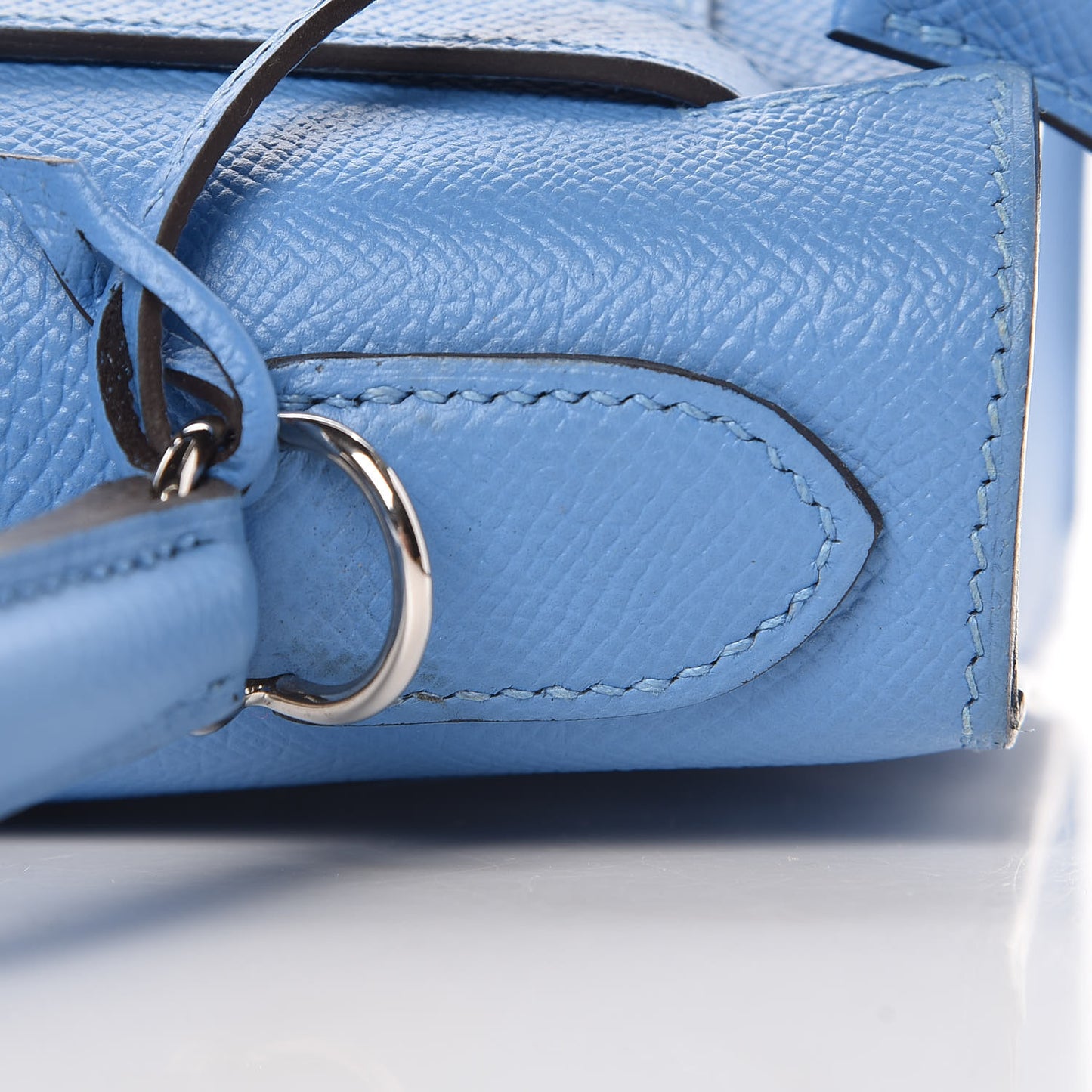 Epsom Kelly Sellier 28 Bleu Paradise