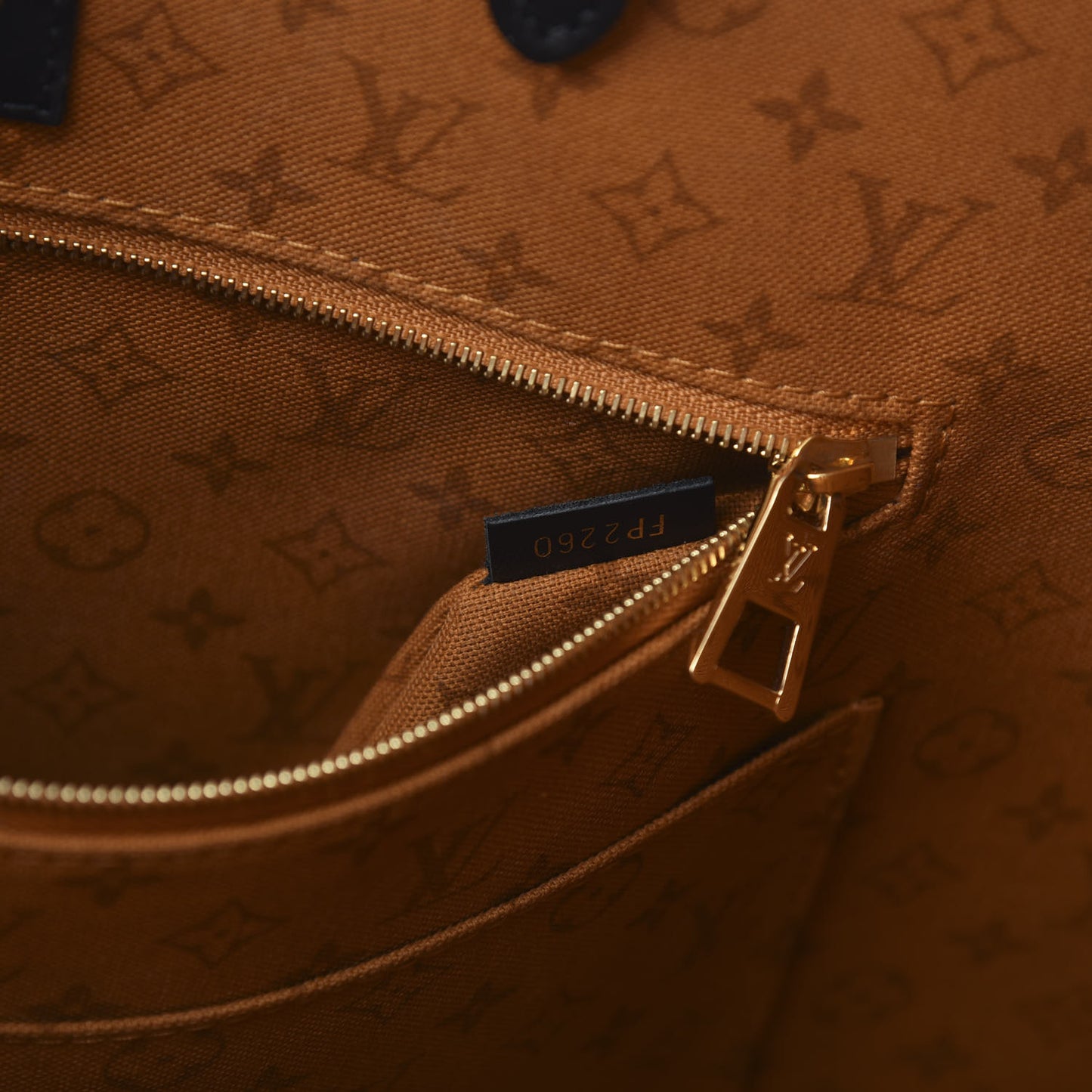 Monogram Giant Crafty Onthego GM Crème Caramel