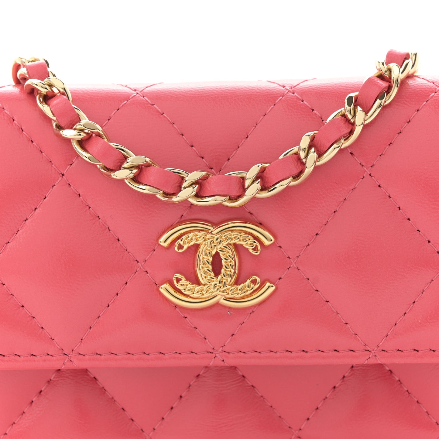 Shiny Lambskin Quilted Card Holder On Chain Pink