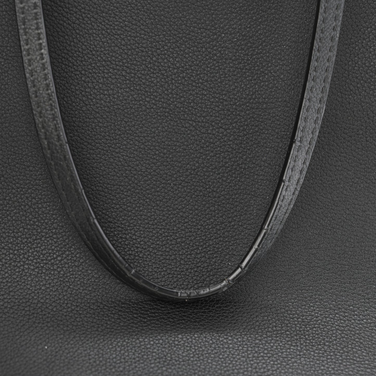Calfskin Lockme Cabas Black