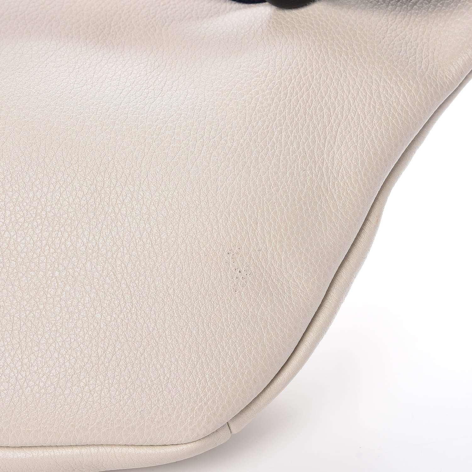 Gucci Grained Calfskin Logo Belt Bag White 9 of 9