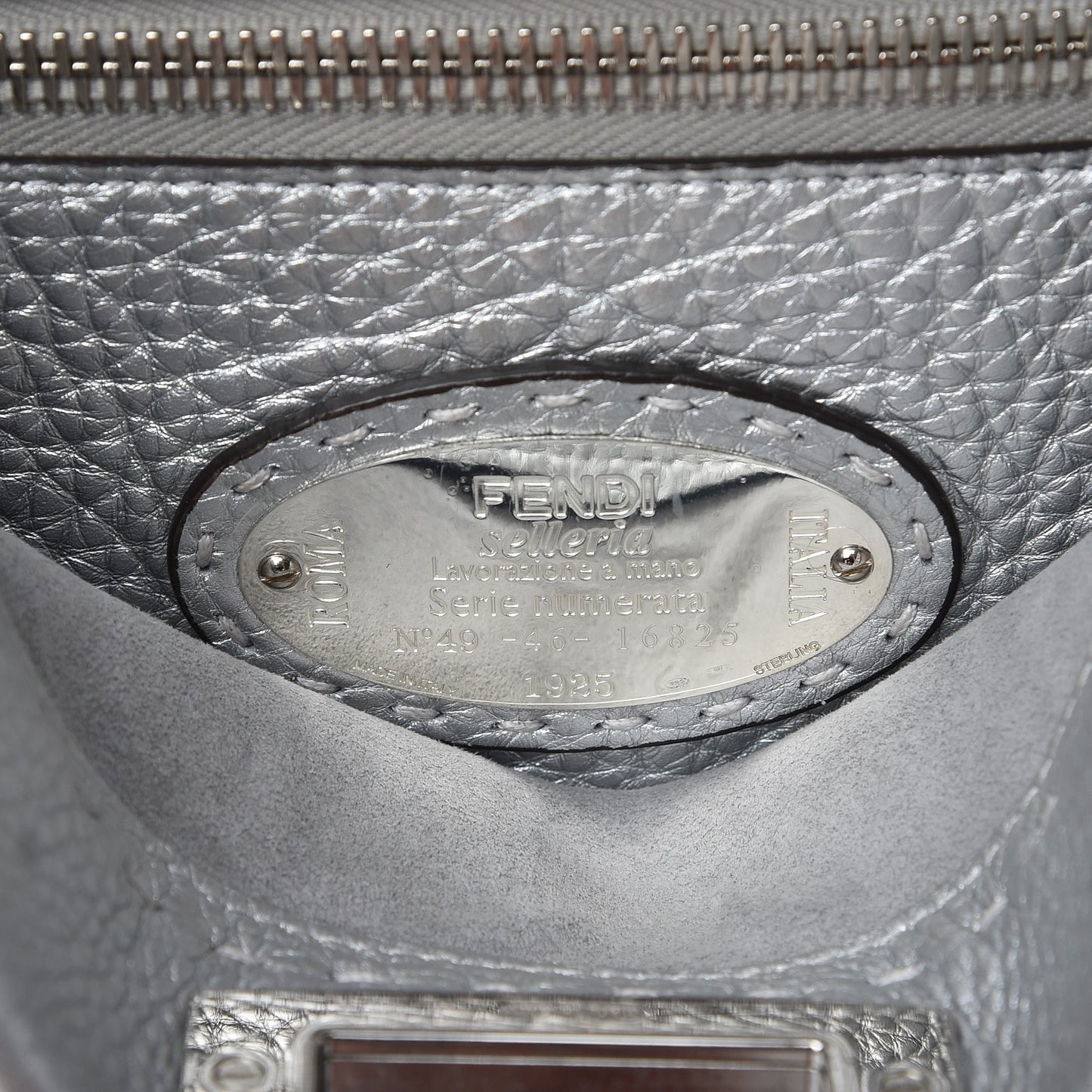 Cuoio Romano Lux Selleria Medium Peekaboo Iconic Satchel Argento