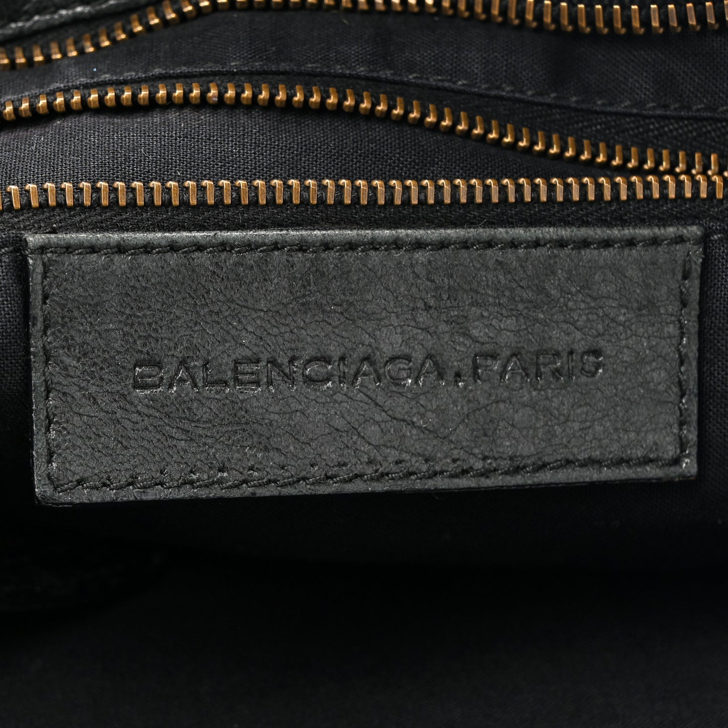 Agneau Classic Hardware Flat Messenger Black