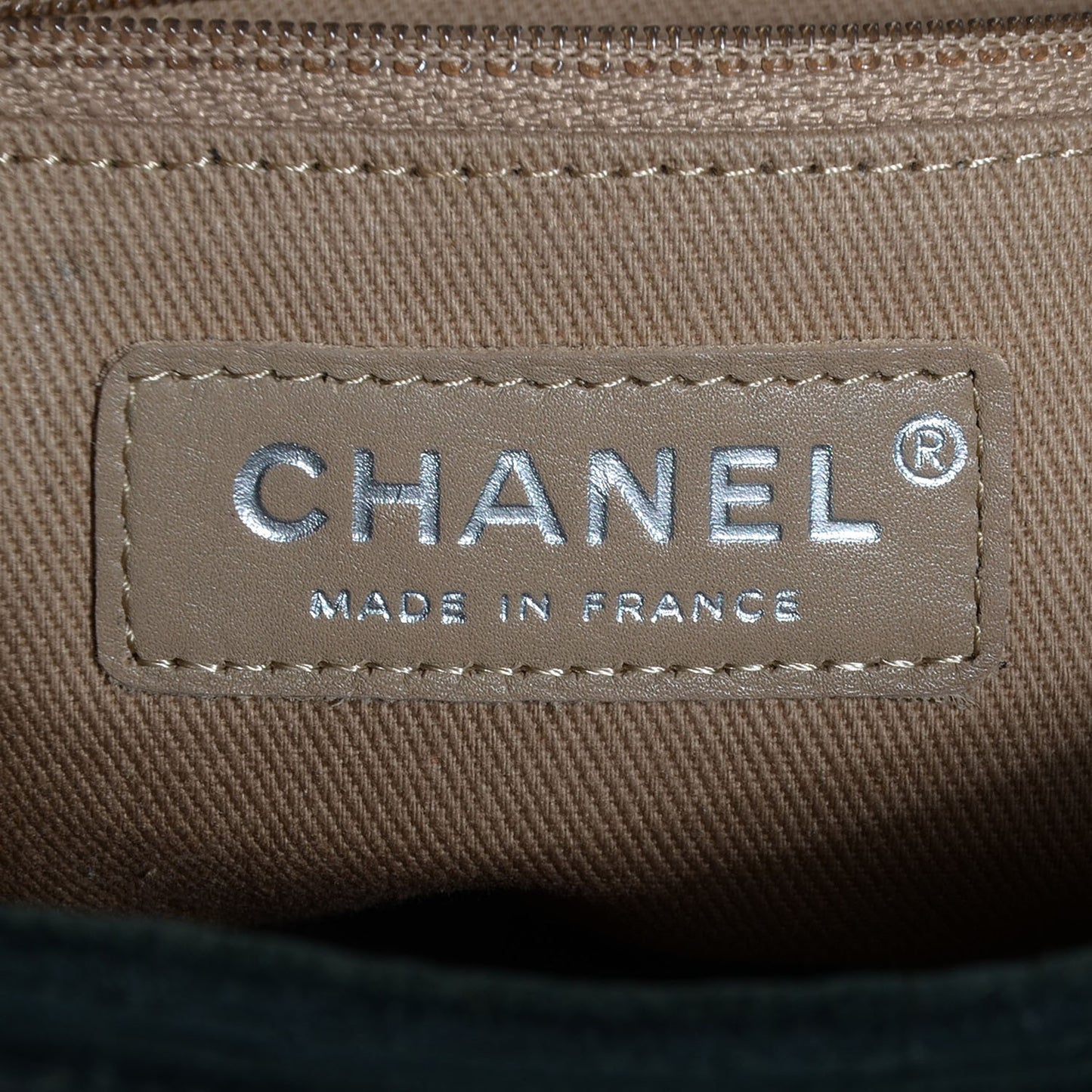 Calfskin Quilted Large Highlander Messenger Black