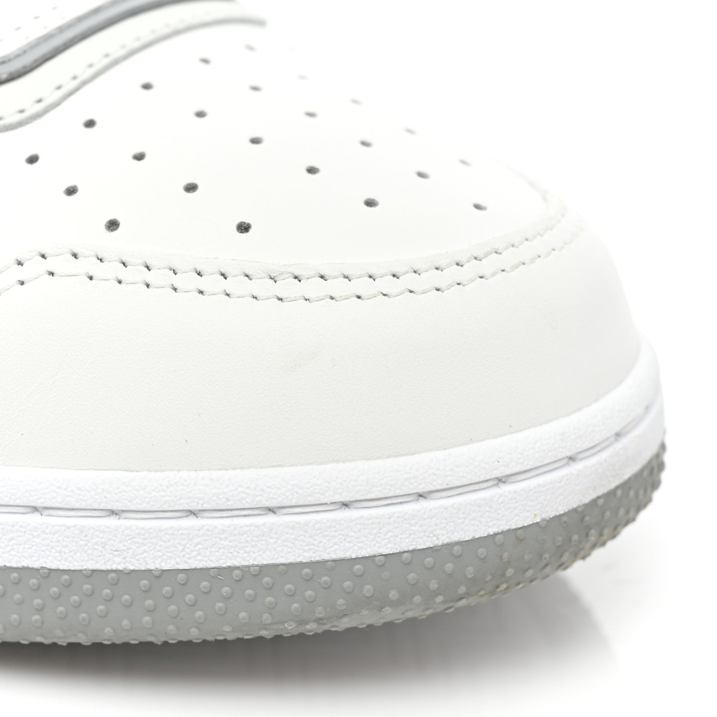 Smooth Calfskin Oblique Galaxy Perforated Mens B27 Low Top Sneakers 39 White Grey