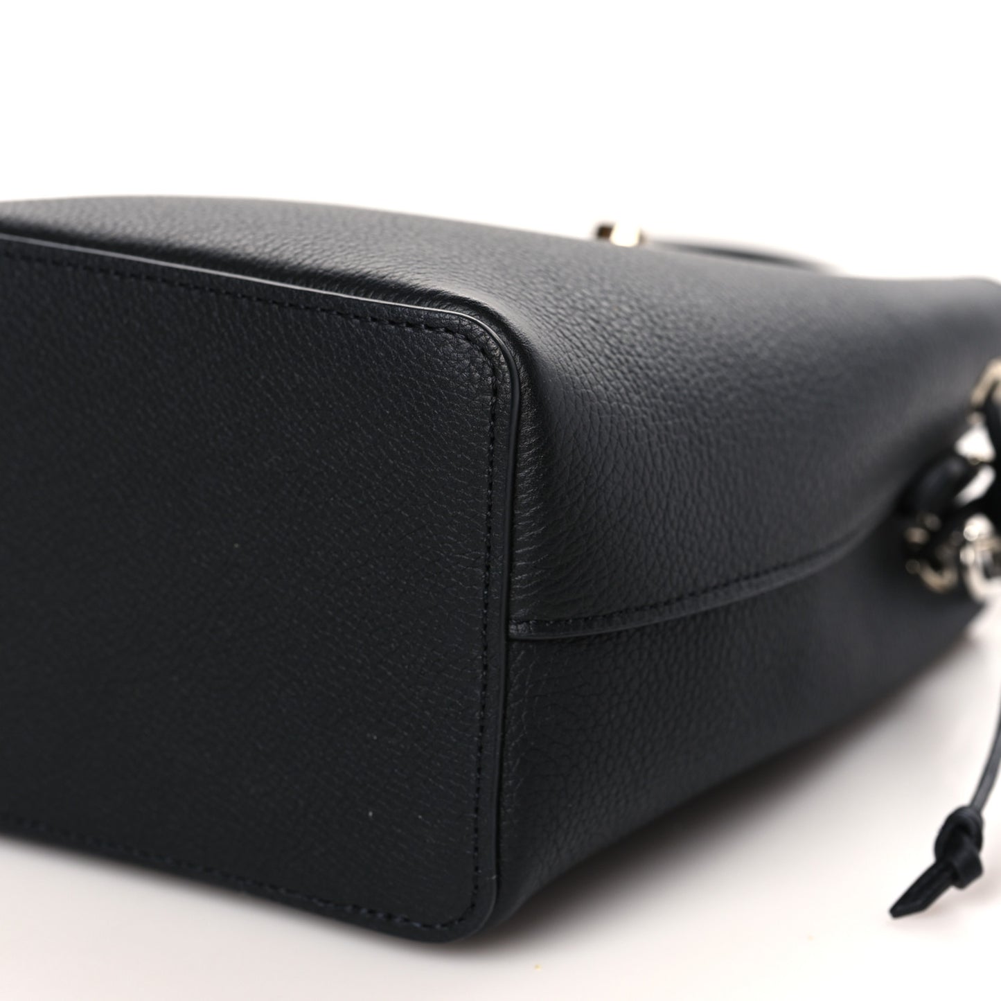 Calfskin Nano Lockme Bucket Black