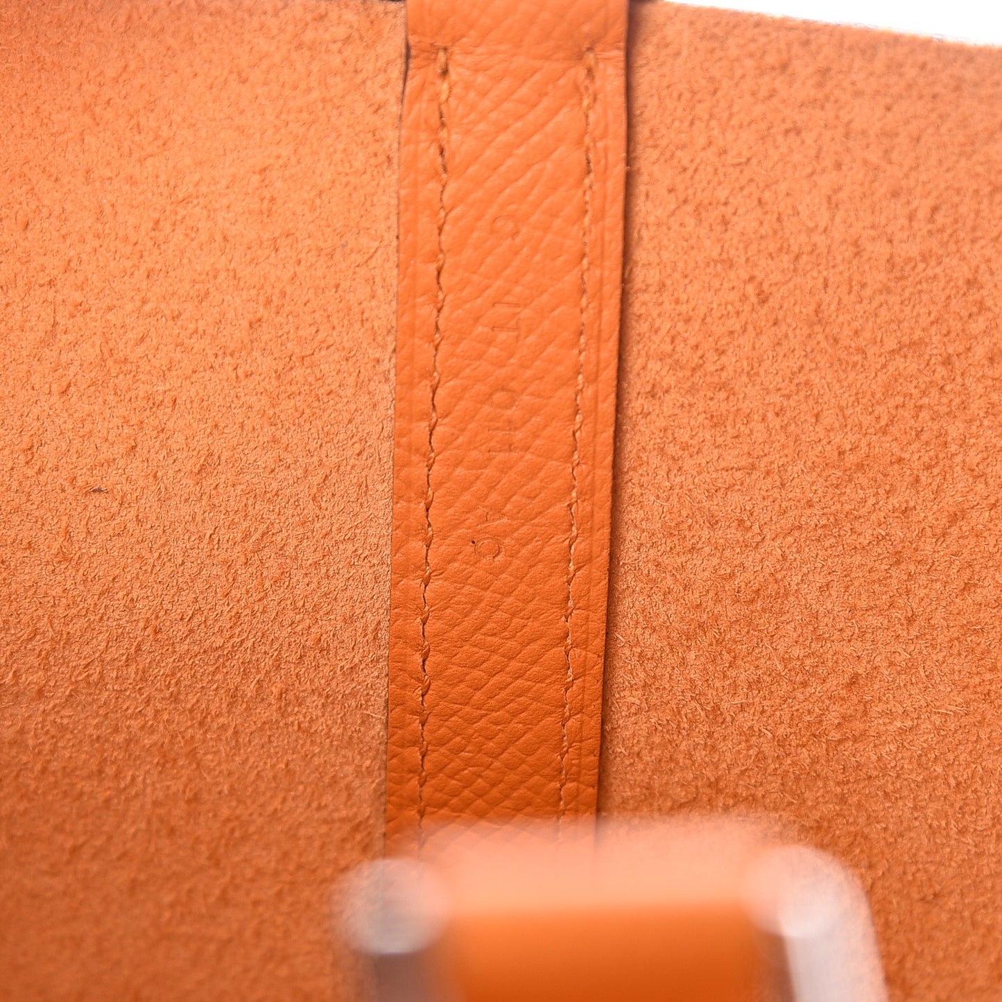 Epsom Tressage De Cuir Picotin Lock 18 PM Abricot Rose Azalee Gold