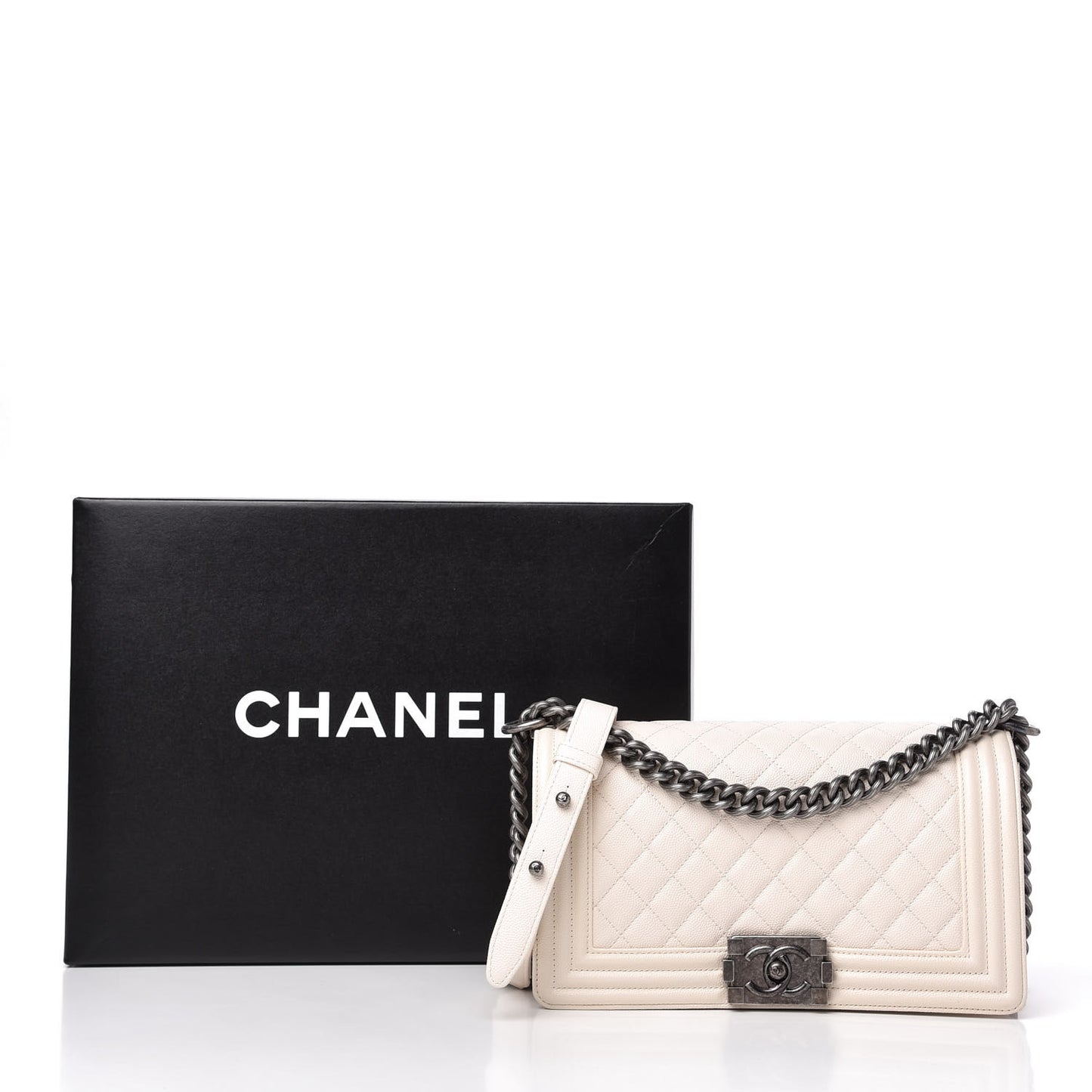 Caviar Quilted Medium Boy Flap Ivory