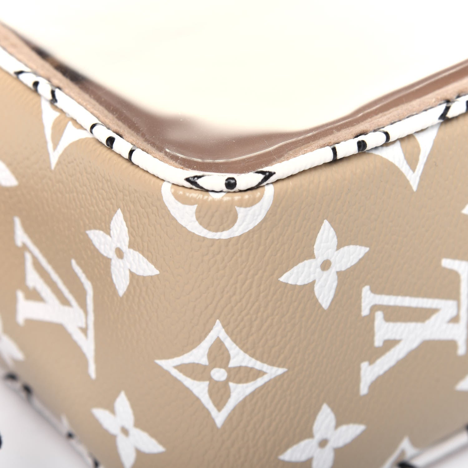 Louis Vuitton Monogram Giant Beach Pouch Kaki 8 of 14