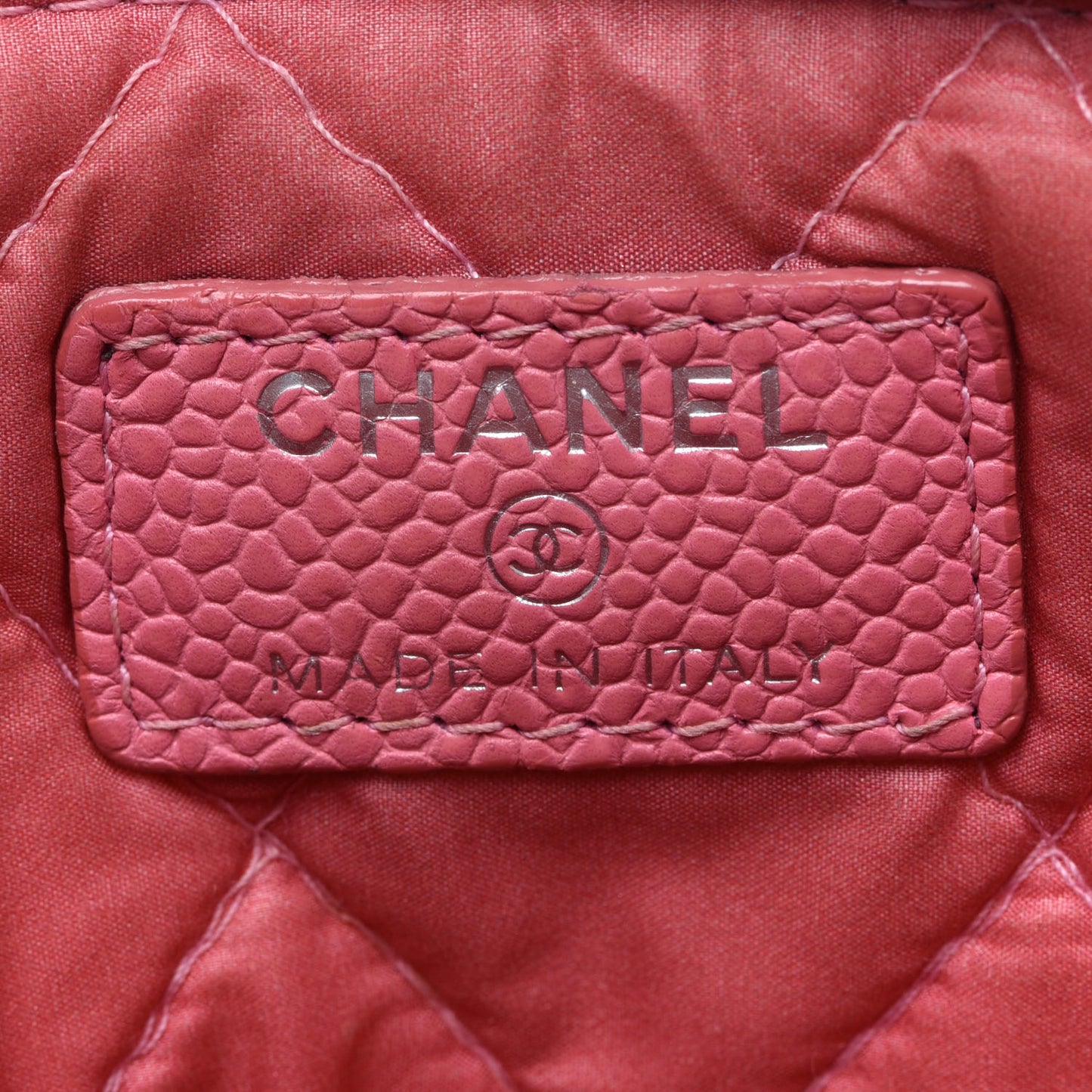 Caviar Quilted Medium Cosmetic Case Pink