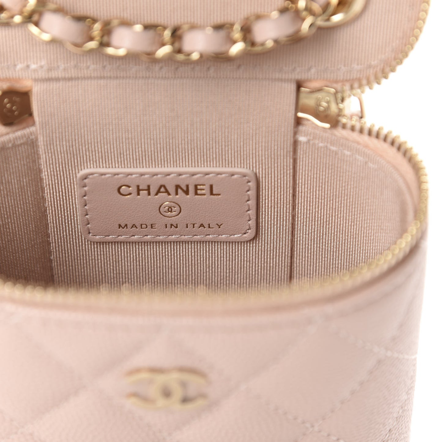 Caviar Quilted Small Vertical Coco Beauty Vanity Case With Chain Light Pink